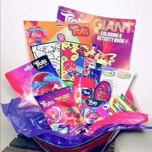 Trolls Fanatics Christmas Holiday Gift Basket Bundle Ages 3+